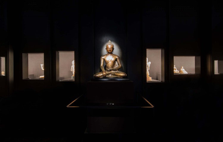 the-light-of-buddha-exhibition-studio-o-archdaily-9.jpg